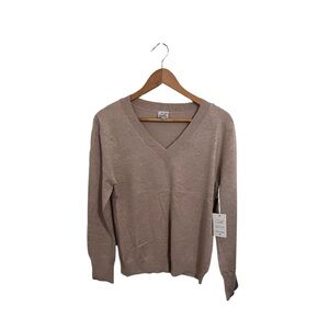Cielo Women's V-Neck Sweater in Soft Tan